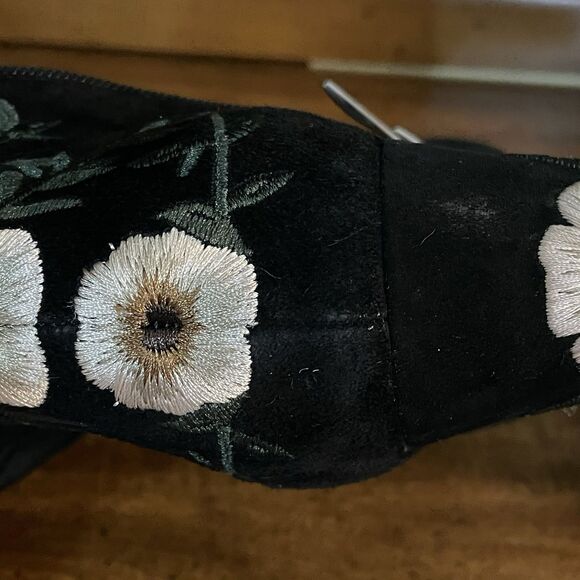 Franco Sarto Suede Embroidered Floral Block Heel Boots Black Boho Groovy Sz 9 - Picture 11 of 12